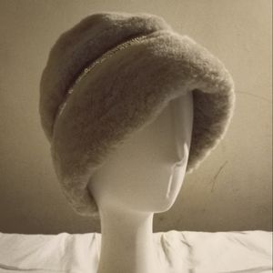 UGG'S Sherpa Sequin Bucket Hat